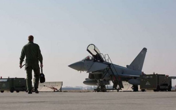 Foto - Kim sallar sizi! İngiltere savaş uçağı kaldırıp haber bile vermedi