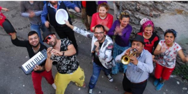 Kimi destekleyecekler? Romanlar seçim kararını açıkladı