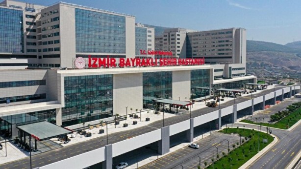 Foto - Kimileri heykel diker kimleri eser diker! İzmir'e muhteşem sağlık üssü: Bayraklı Şehir Hastanesi