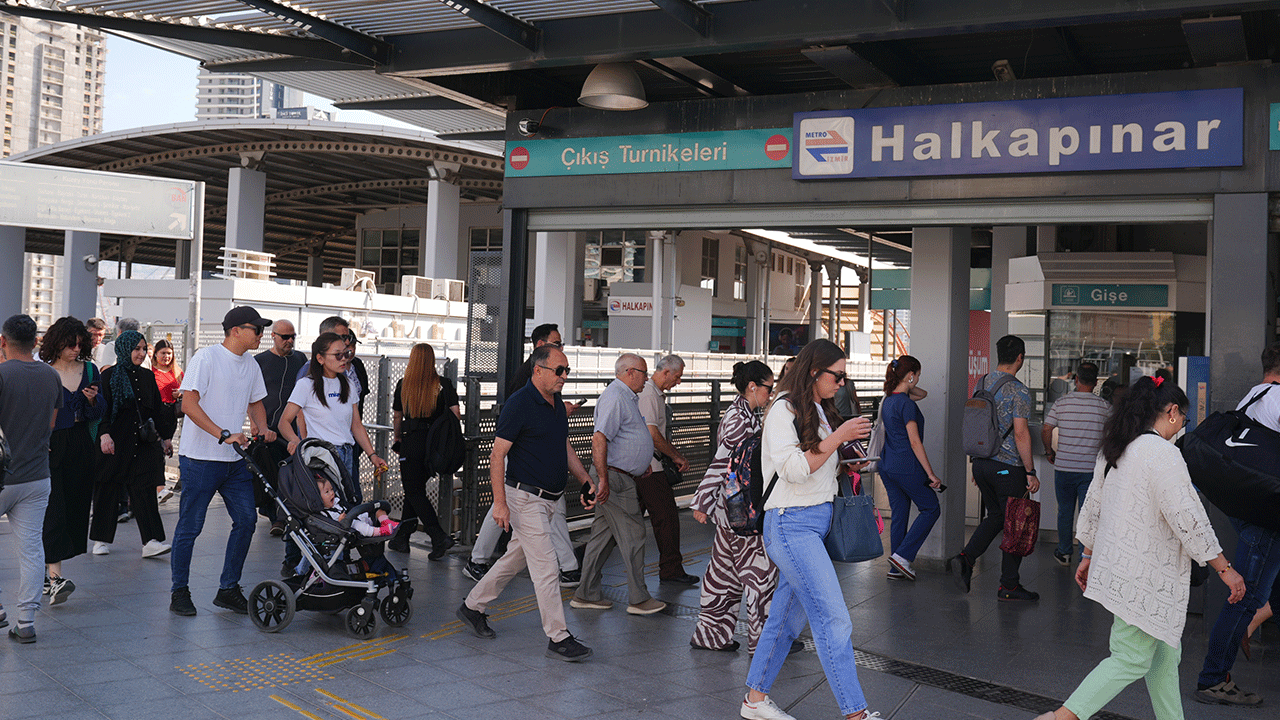 Foto - Kimisi ‘odunu koysan onu seçerim’ diyordu işte sonuç! Laik İzmir'de hayat felç