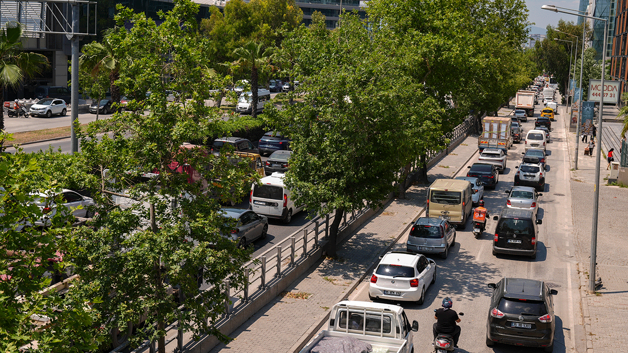 Foto - Kimisi ‘odunu koysan onu seçerim’ diyordu işte sonuç! Laik İzmir'de hayat felç