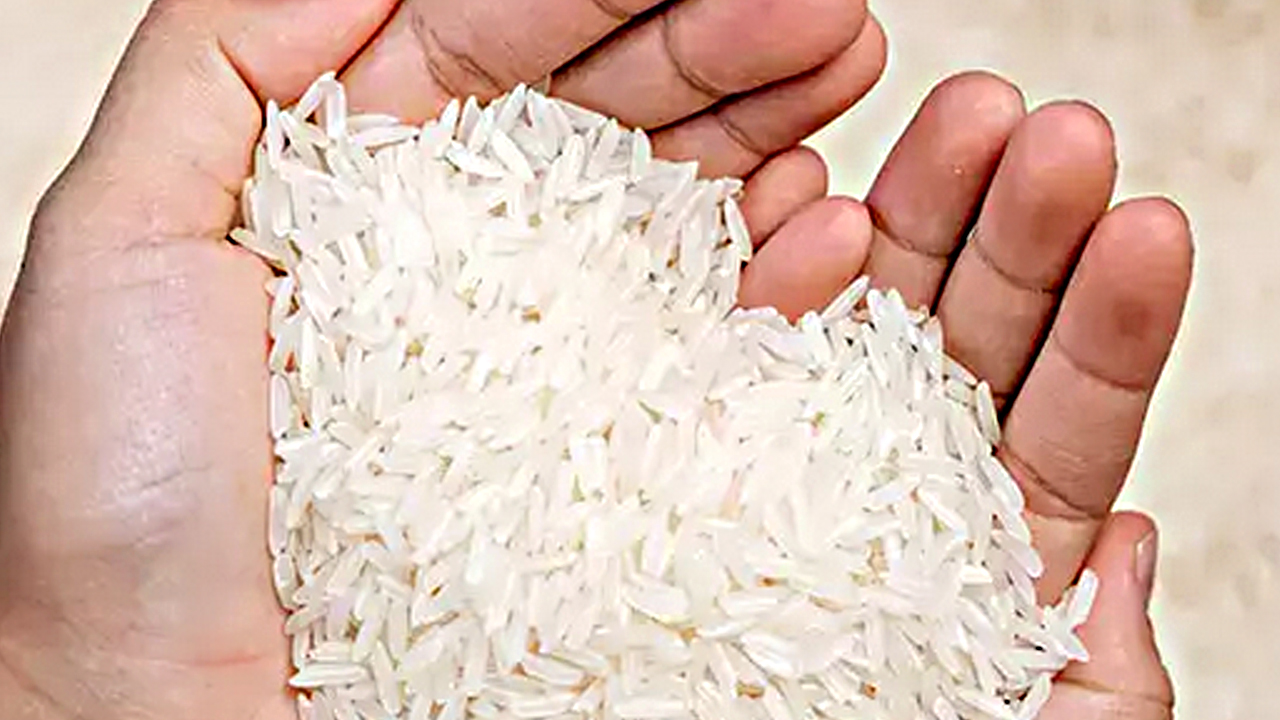 Foto - Kimse bilmiyor, pilavınız tane tane dökülecek! Pilav tutkunları: Tek bir küp yeterli, cam gibi parlıyor! Bunu yapalım