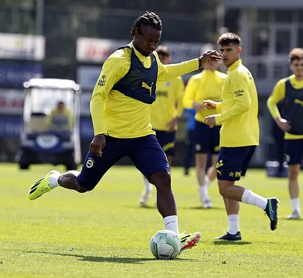 Kimse bunu beklemiyordu: Milyon dolarlık oyuncu… Fenerbahçe’yi sarsan açıklama, apar topar o karar verilecek!