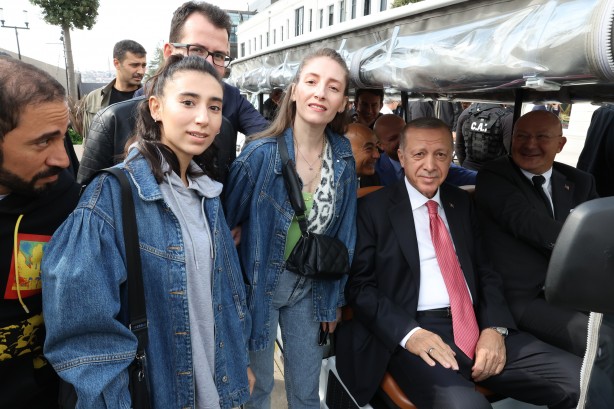 Foto - Kimseyi kırmadı! Başkan Erdoğan’dan selfie şov