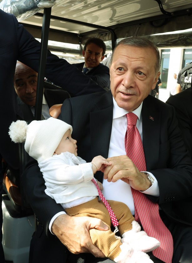 Foto - Kimseyi kırmadı! Başkan Erdoğan’dan selfie şov
