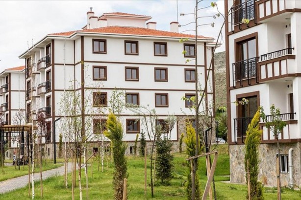 Foto - Kirada oturanlar gün geçmiyor ki yeni bir şokla karşılaşmasın! Bu kez bakın başları neyle dertte