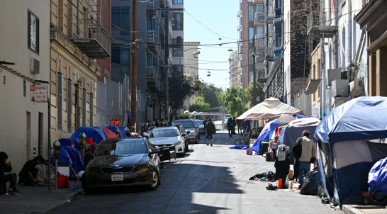 Kiralardaki fahiş artış vatandaşı vurdu! Sokakta çadırda yaşıyorlar