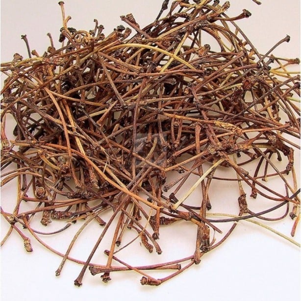 Foto - Kiraz sapını sakın atmayın! Öyle faydaları var ki...