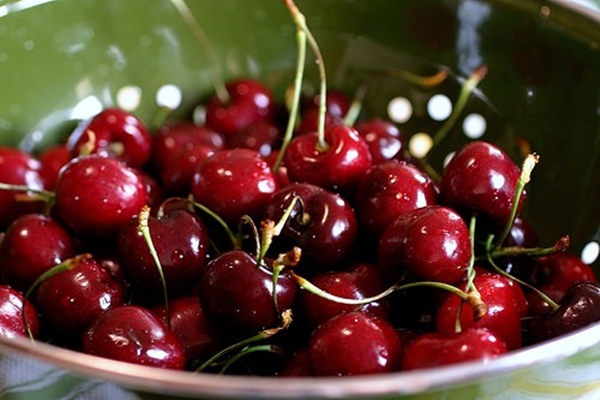 Foto - Kiraz yediğimizde vücudumuzda neler oluyor?