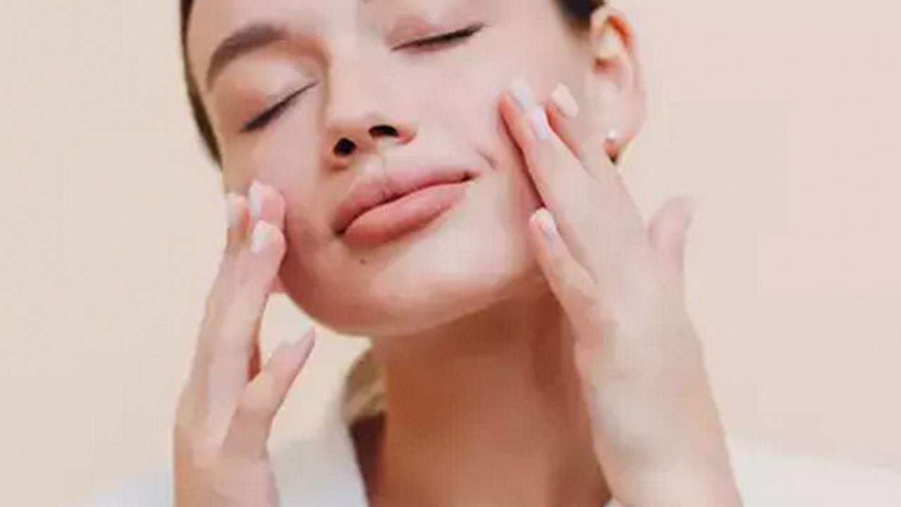 Egzama ve sedefi de geçirip pul pul dökülmeyi engelliyor, cildi gençlik yıllarına döndürüyor!