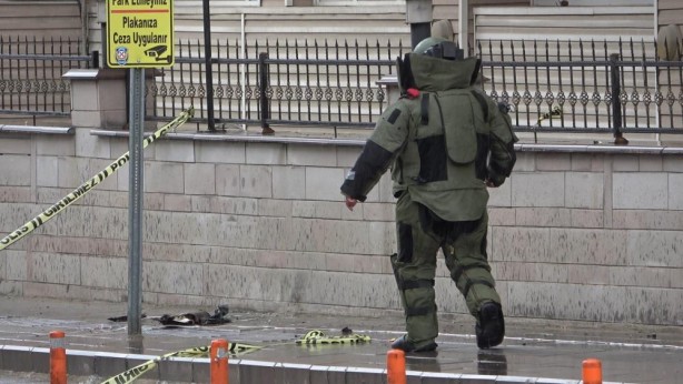 Kırıkkale’de bomba paniği! İçinden bakın neler çıktı