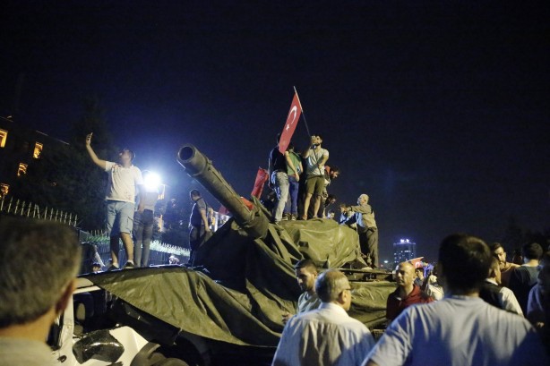 Foto - Kırıkkale'de bu evdeki eşyalar kendiliğinden tutuşuyor! Sadece bir şey yanmadı