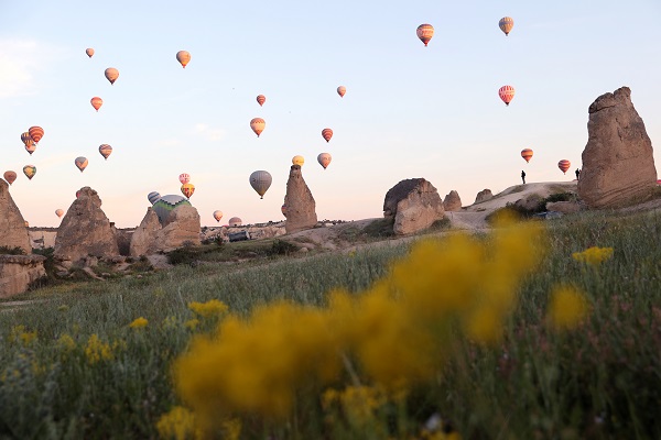 Foto - Kırkikindi yağmurları Kapadokya'yı renklendirdi