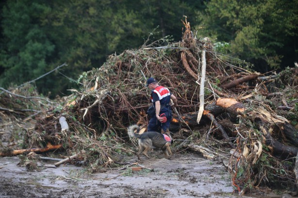 Foto - Kırklareli'ndeki selde kaybolan 4 kişiyi arama kurtarma çalışmaları sürüyor