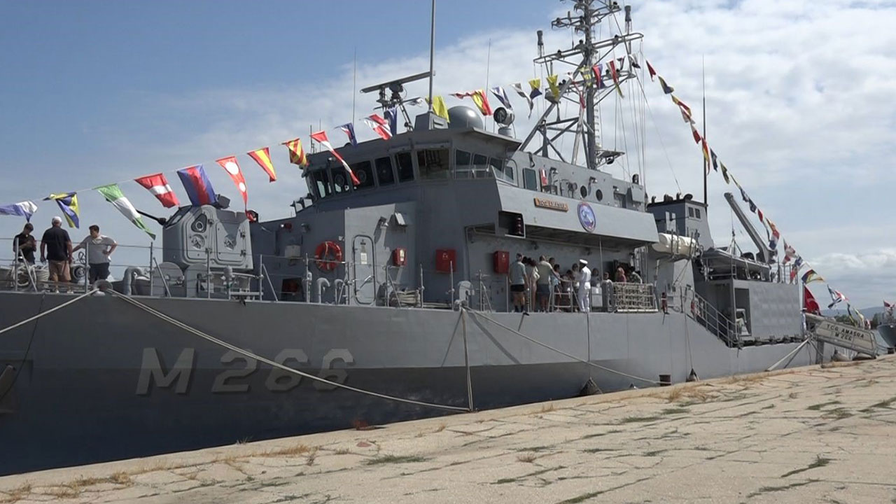 Kırklareli'ne demirleyen TCG Amasra gemisi şaşkına uğrattı