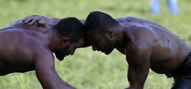 Foto - Kırkpınar'ın favorisiydi... Ünlü güreşçi hastaneye kaldırıldı