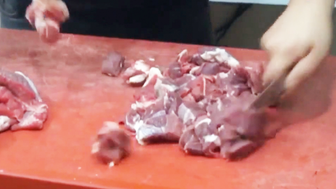 Kırmızı et fiyatlarının yükselmesinin sebebi meğer buymuş! Vatandaşın ucuz etine göz diktiler! Yazıklar olsun