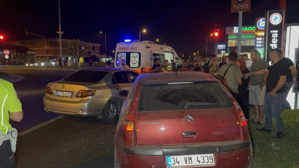 Foto - Kırmızı ışık ihlalinde 3 araç çarpıştı