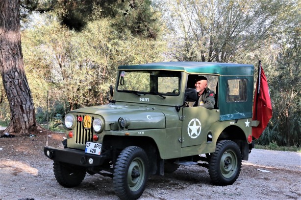 Foto - Kırmızı ışıkta gören soluğu yanında alıyor! 15 bin TL'ye aldı 100 bin lira veriyorlar