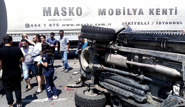 Foto - Kırmızı ışıkta tır dehşeti