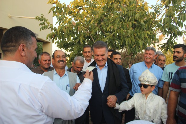 Foto - Kirve Sarıgül sünnet çocuğundan çok para topladı