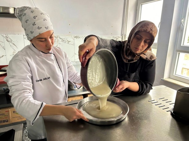 Foto - Kış aylarının vazgeçilmezi! Bu çorba şifa deposu! İçilmiyor yutuluyor!