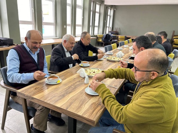 Foto - Kış aylarının vazgeçilmezi! Bu çorba şifa deposu! İçilmiyor yutuluyor!