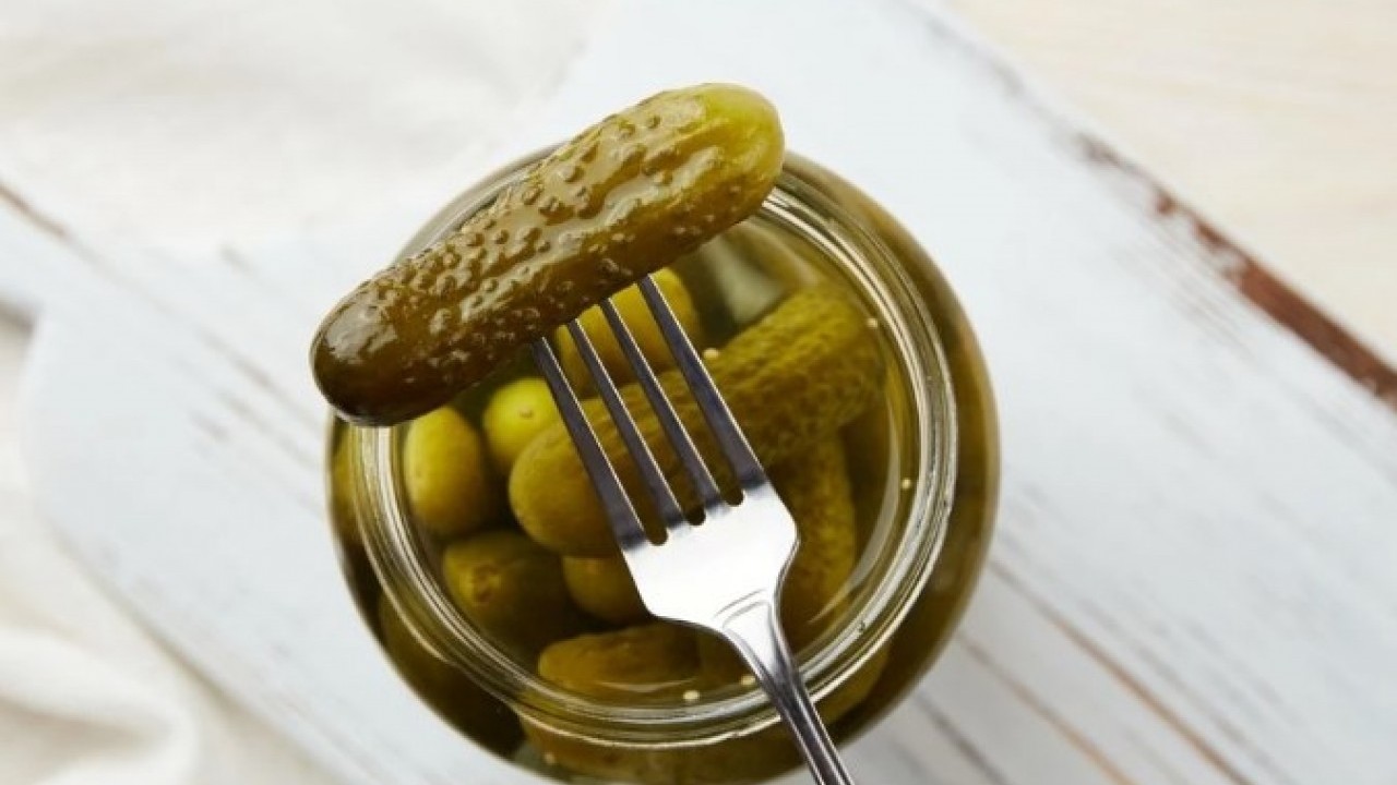 Foto - Kış boyu asla erimiyor! Kütür kütür sert turşu kurmanın sırrı açıklandı