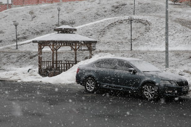 Foto - Kış o bölgelerde kendisini fazlasıyla hissettiriyor! 393 yerleşim birimine ulaşım sağlanamıyor!