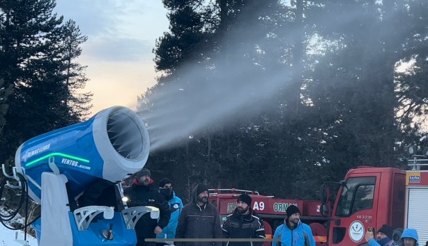 Foto - Kış turizmine kar engeli! Suni karlamaya başladılar…