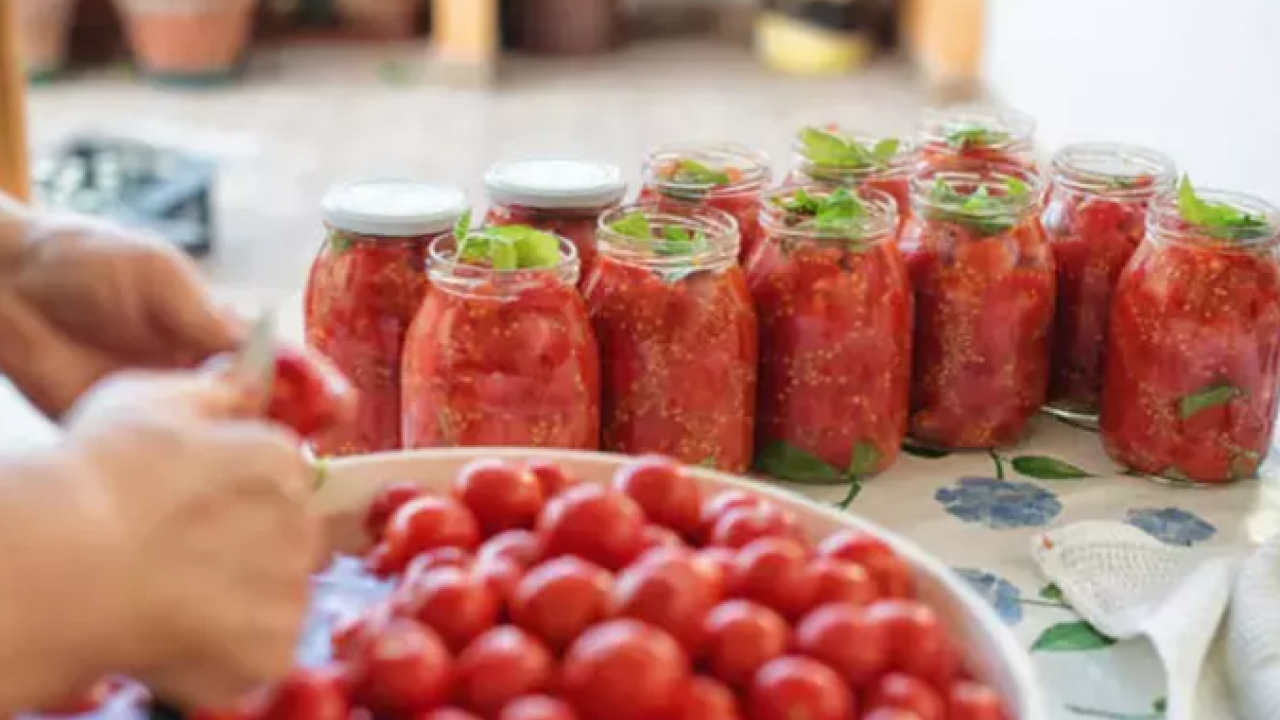 Foto - Kahvaltılık ve ana yemeklik domates sos Az sulu, kıpkırmızı domates sosu için püf noktalar! 