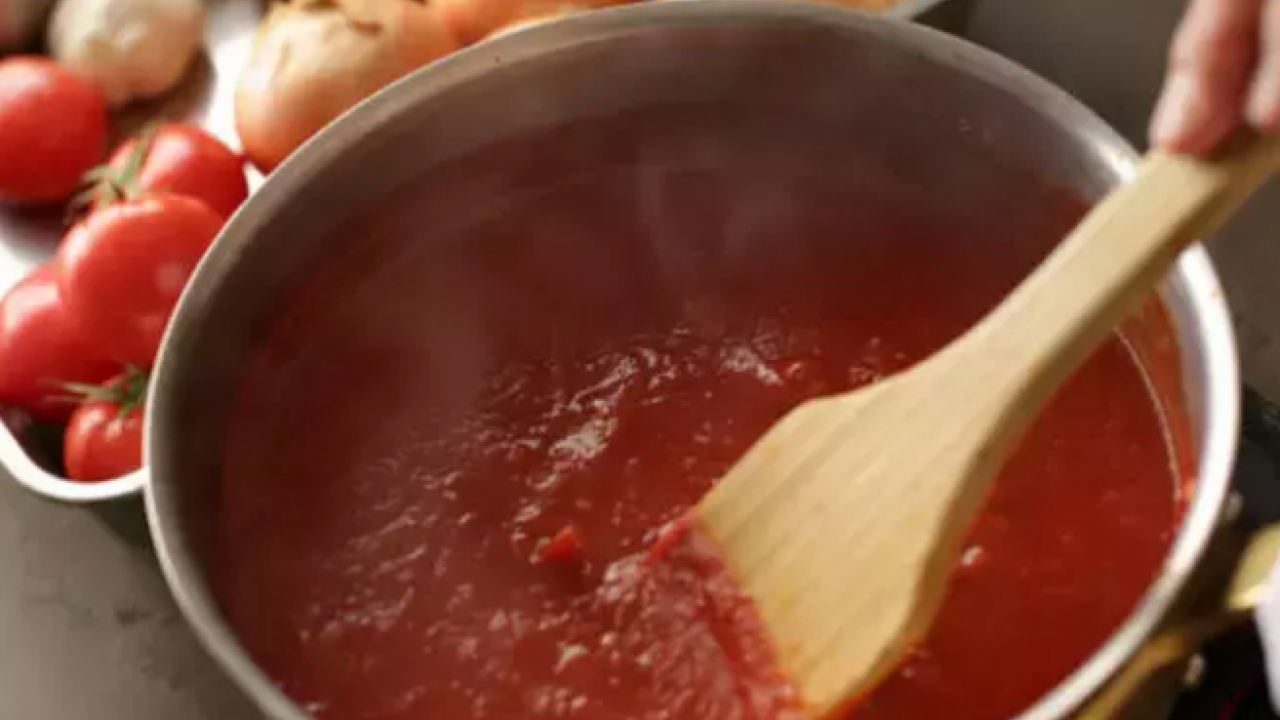 Foto - Kahvaltılık ve ana yemeklik domates sos Az sulu, kıpkırmızı domates sosu için püf noktalar! 