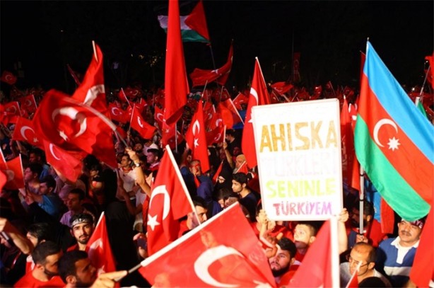 Foto - Kısıklı'daki demokrasi nöbetine ünlülerden destek
