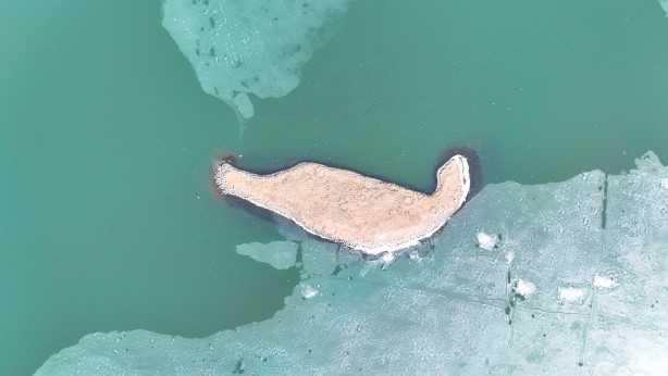 Foto - Kışın atlı kızak gezintisi yapılan Çıldır Gölü’nde buzlar eriyor! O anlar dronla görüntülendi!