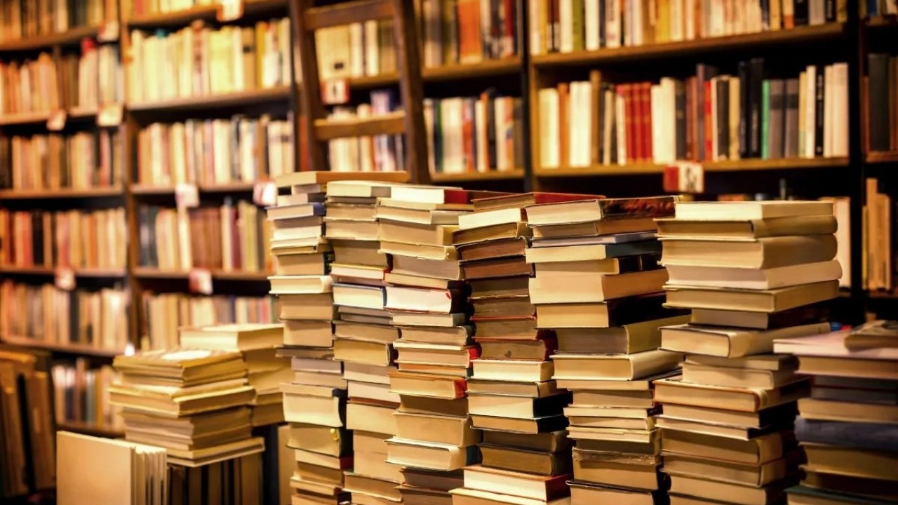 Kitapçılar kapanma noktasına geldi!