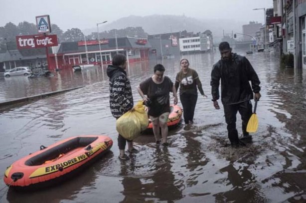 Foto - Kıyamet gibi! Avrupa'da görülmemiş felaket...