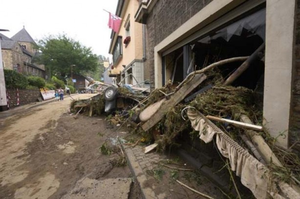 Foto - Kıyamet gibi! Avrupa'da görülmemiş felaket...
