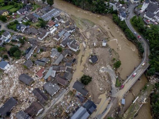 Foto - Kıyamet gibi! Avrupa'da görülmemiş felaket...