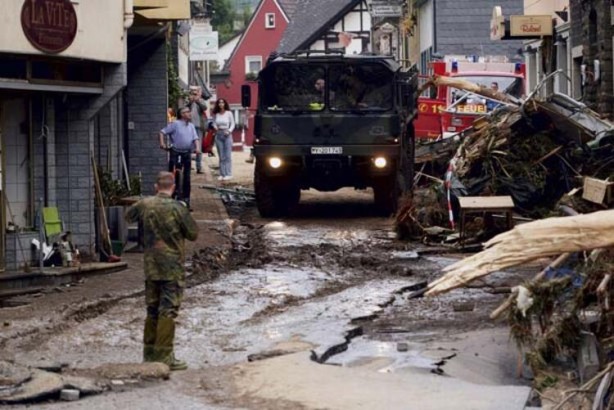 Foto - Kıyamet gibi! Avrupa'da görülmemiş felaket...