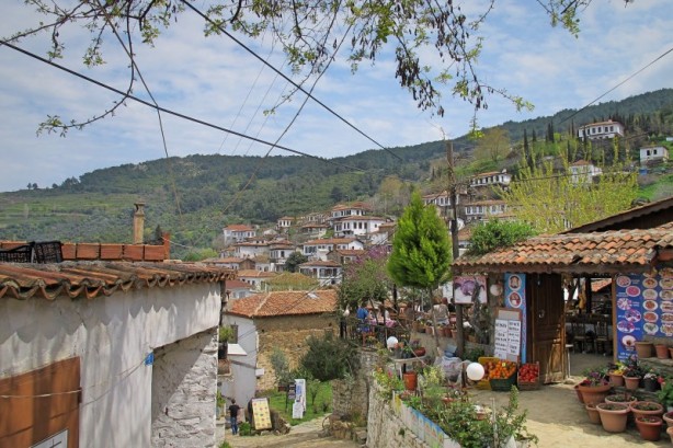 Foto - 'Kıyametten sadece orası etkilenmeyecek' diyorlardı! Türkiye'nin o köyüyle ilgili flaş karar
