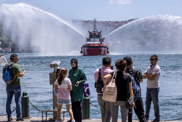 Foto - Kıyı Emniyeti, şehit ve gaziler anısına saygı seyri yaptı