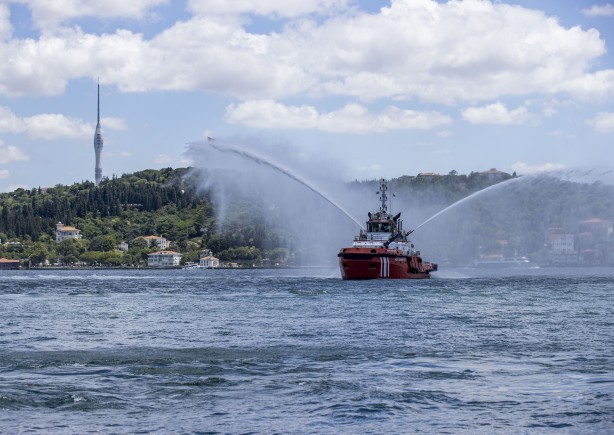 Foto - Kıyı Emniyeti, şehit ve gaziler anısına saygı seyri yaptı
