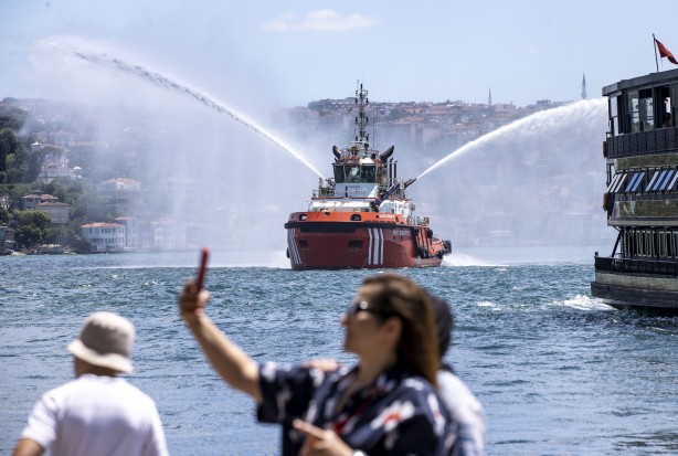 Foto - Kıyı Emniyeti, şehit ve gaziler anısına saygı seyri yaptı