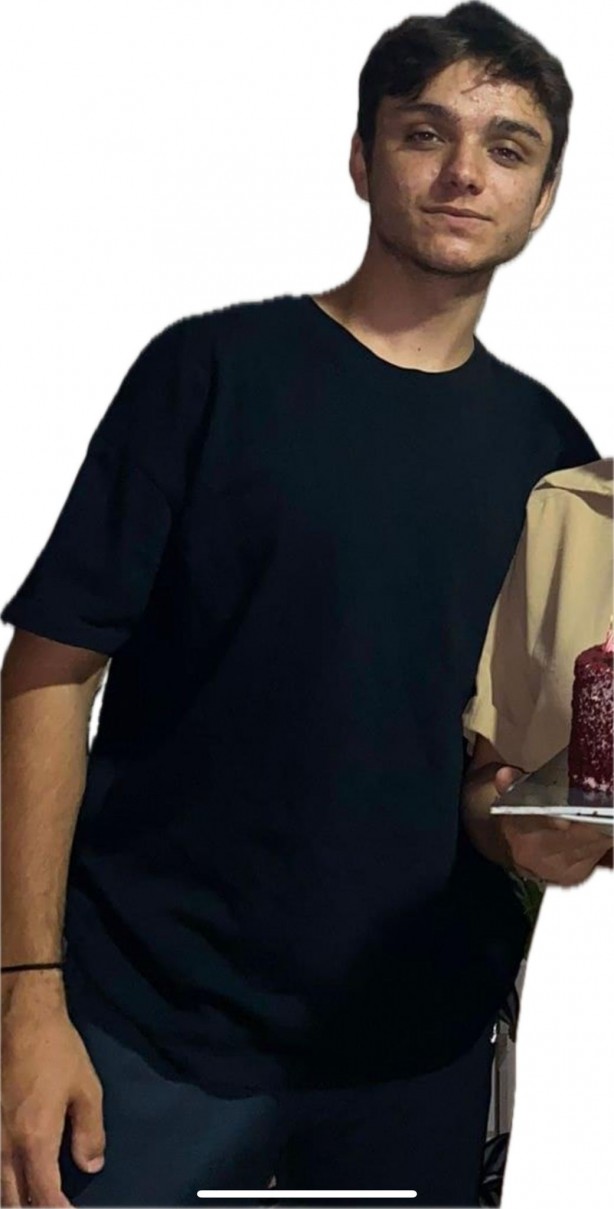  Kız meselesi yüzünden gençler birbirine girdi