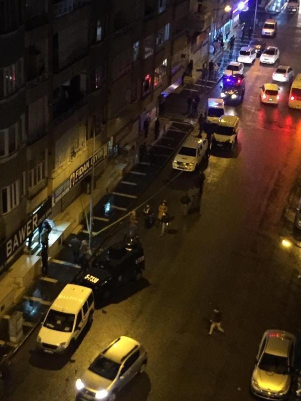 Kız meselesinde silahlar konuştu: 4 yaralı