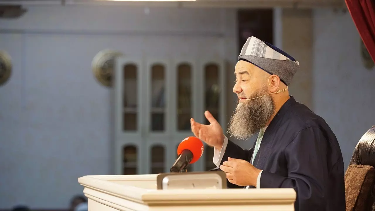 Kızı çakarlı araç ile ceza yemişti... Cübbeli Ahmet Hoca'dan açıklama