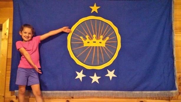 Foto - Kızı için krallık kurdu