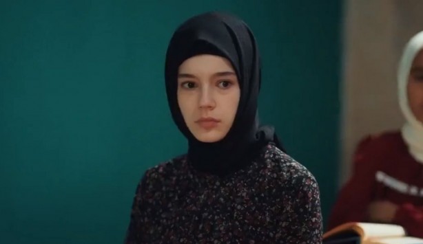 Foto - Kızıl Goncalar dizisinde başörtülü kadın skandalı! Fox Tv Müslümanları çileden çıkardı