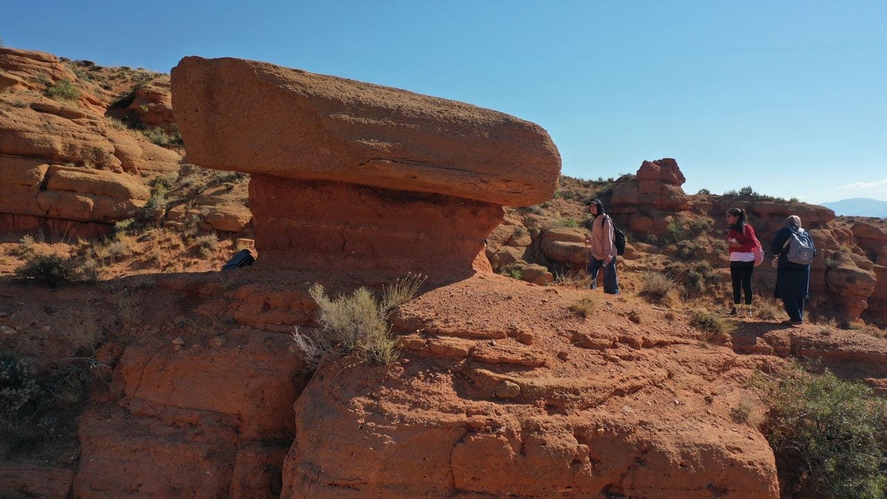 Kızıl kayalarıyla görenleri hayran bırakıyor! Burası Arizona değil Kars