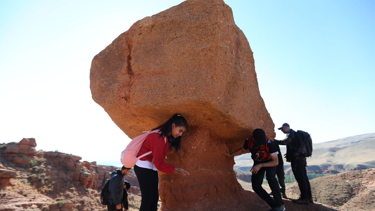 Foto - Kızıl kayalarıyla görenleri hayran bırakıyor! Burası Arizona değil Kars